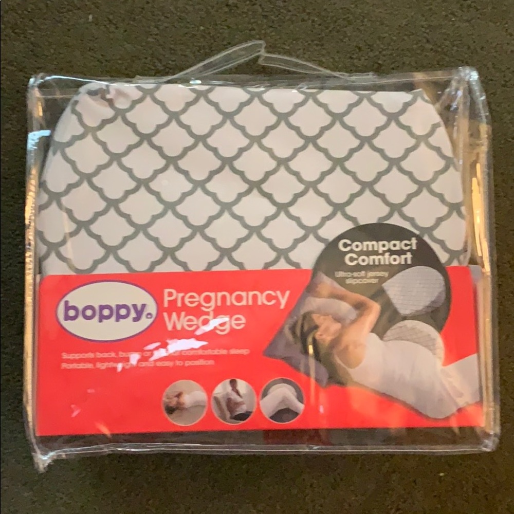 Bobby Pregnancy Wedge